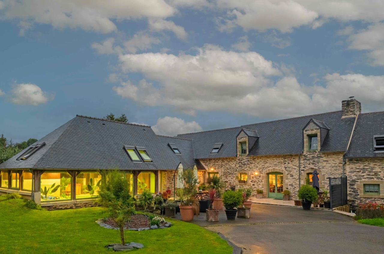 Les Pierres Bleues Bed & Breakfast Saint-Coulitz ภายนอก รูปภาพ