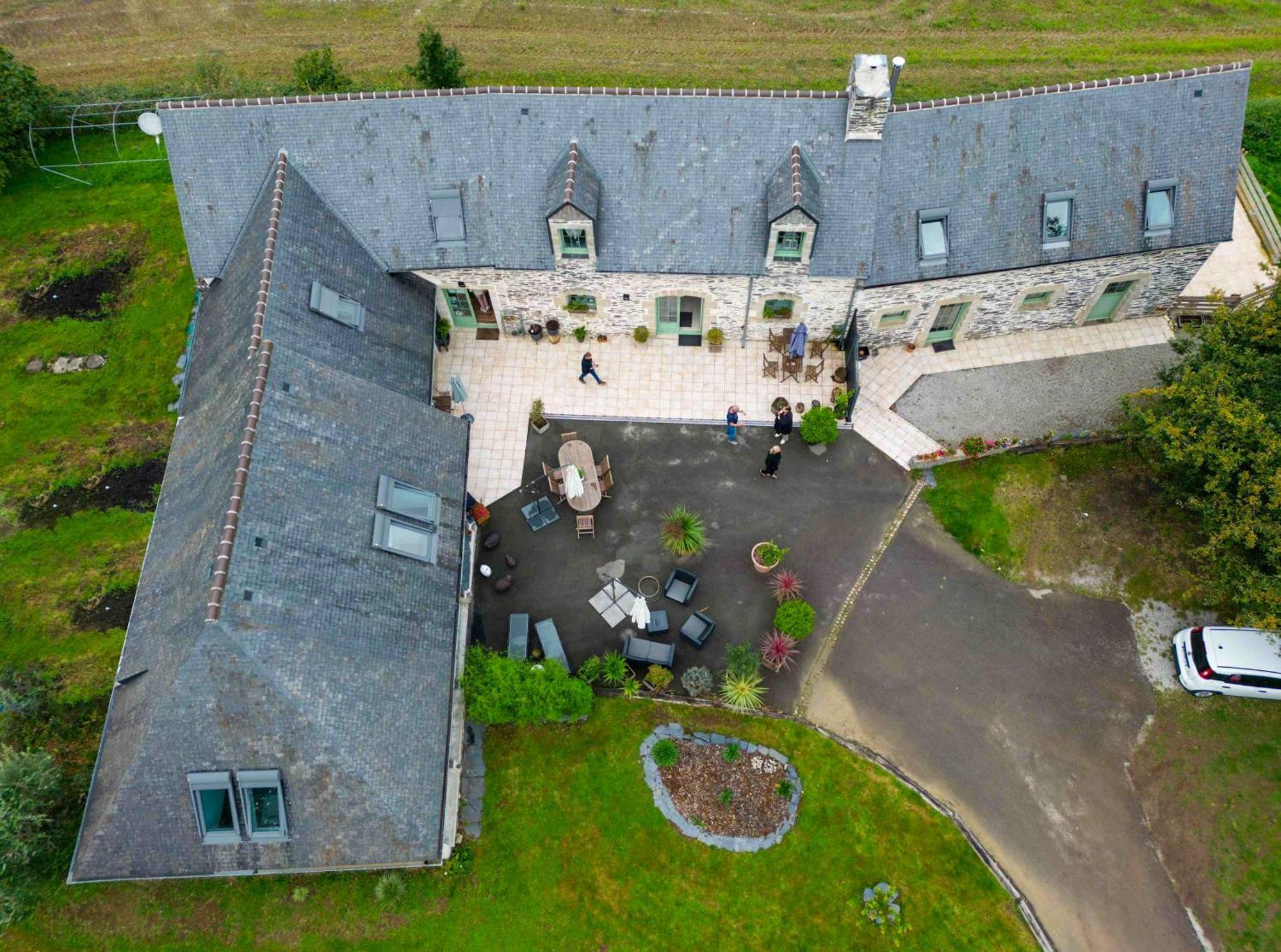 Les Pierres Bleues Bed & Breakfast Saint-Coulitz ภายนอก รูปภาพ