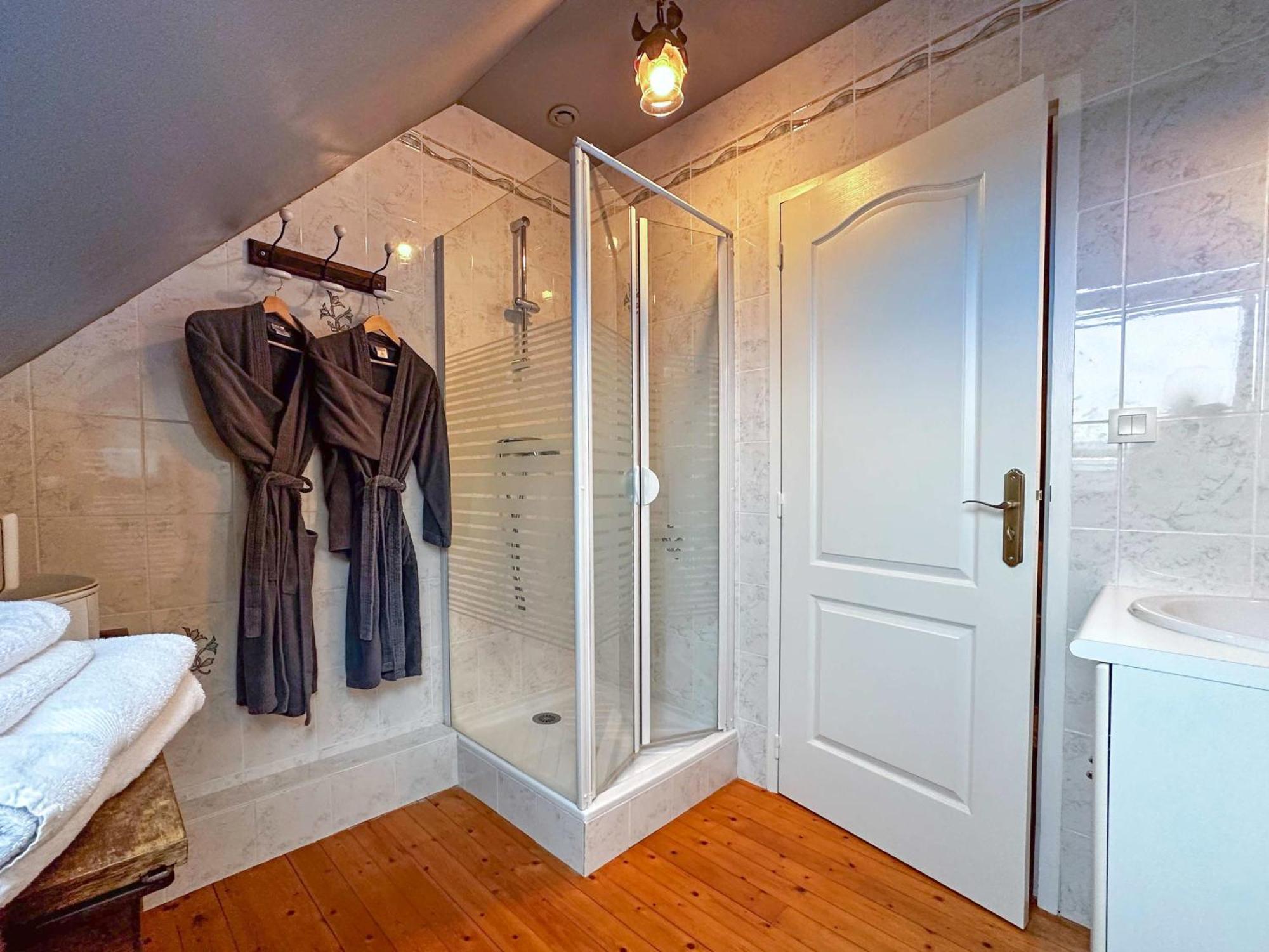 Les Pierres Bleues Bed & Breakfast Saint-Coulitz ภายนอก รูปภาพ