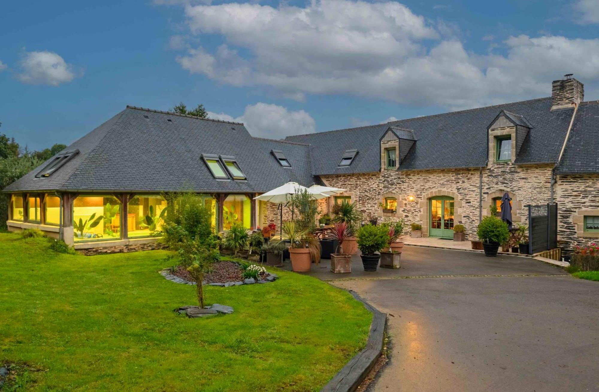 Les Pierres Bleues Bed & Breakfast Saint-Coulitz ภายนอก รูปภาพ