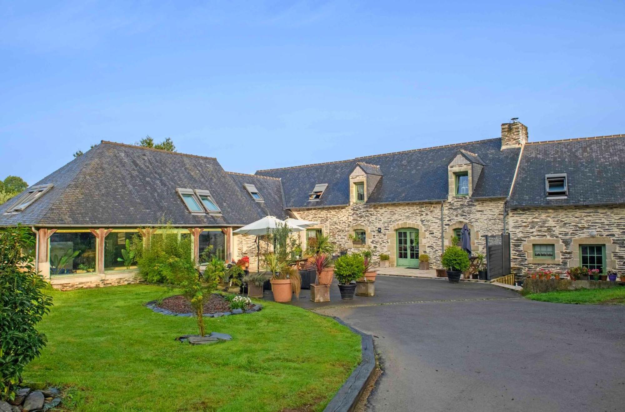 Les Pierres Bleues Bed & Breakfast Saint-Coulitz ภายนอก รูปภาพ
